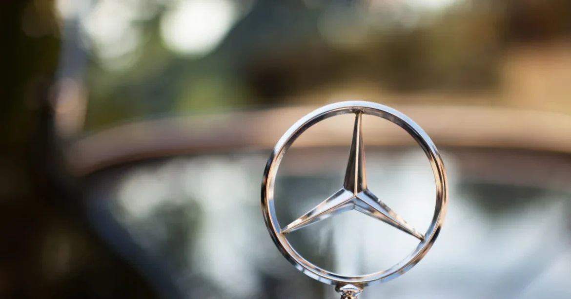 Brutális költségcsökkentés a Mercedesnél: gyárbezárások jöhetnek