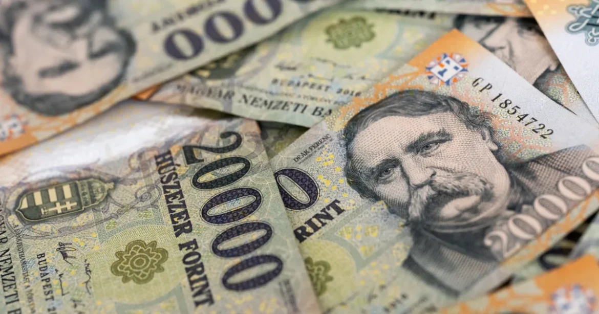 Erre is, arra is mozog péntek reggel a forint, mutatjuk a friss árfolyamokat