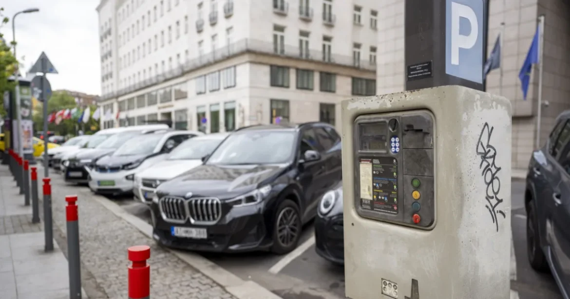 Haladékot kaptak a pesti autósok, csúszik a parkolási szigor: új kedvezményről döntöttek
