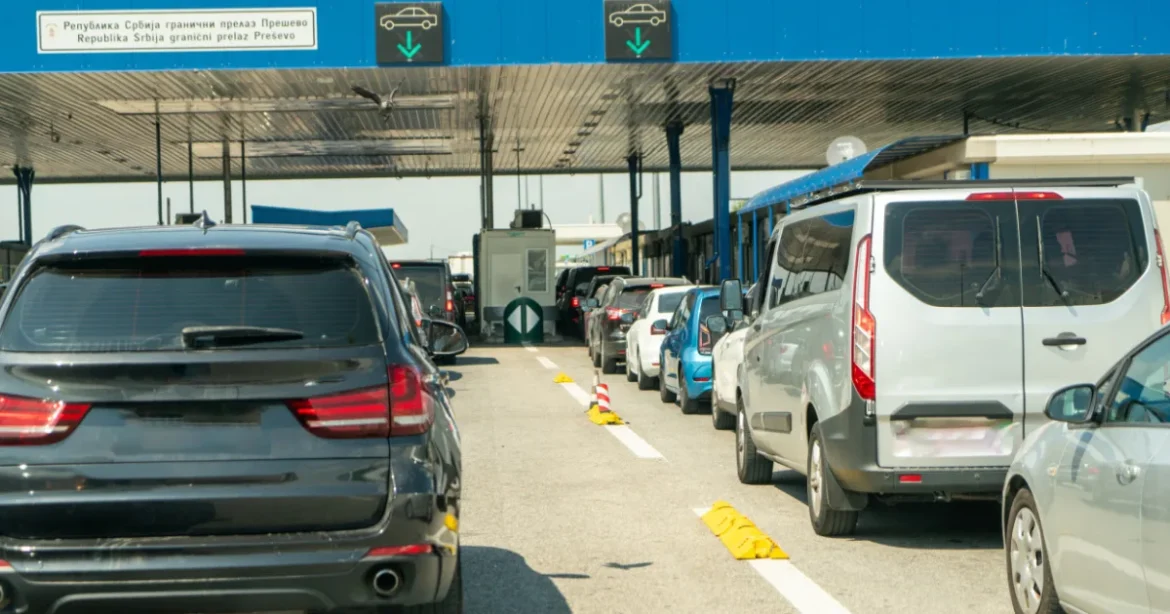 Kézigránátot erősített az autójára egy magyar férfi, a határátkelőnél fülelték le