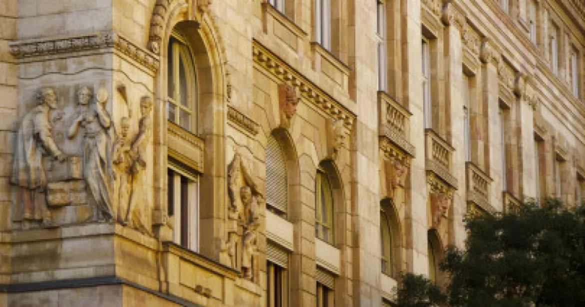 Kőkemény idők jönnek: az MNB is rontotta a magyar gazdaság kilátásait