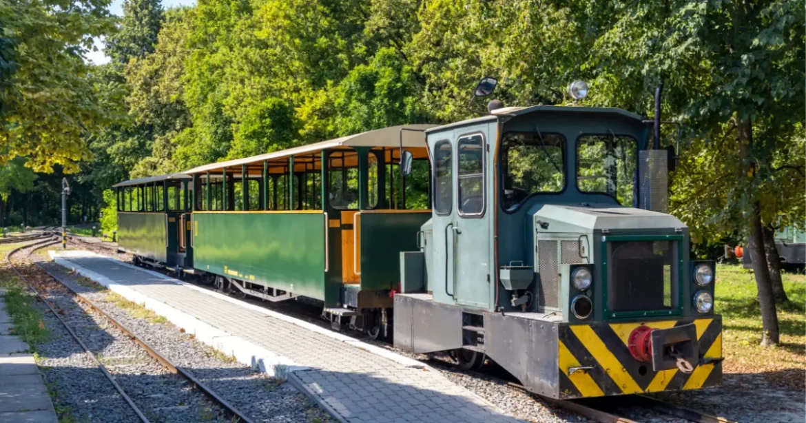 Legendás gőzmozdony tér vissza az erdei sínekre a hétvégén