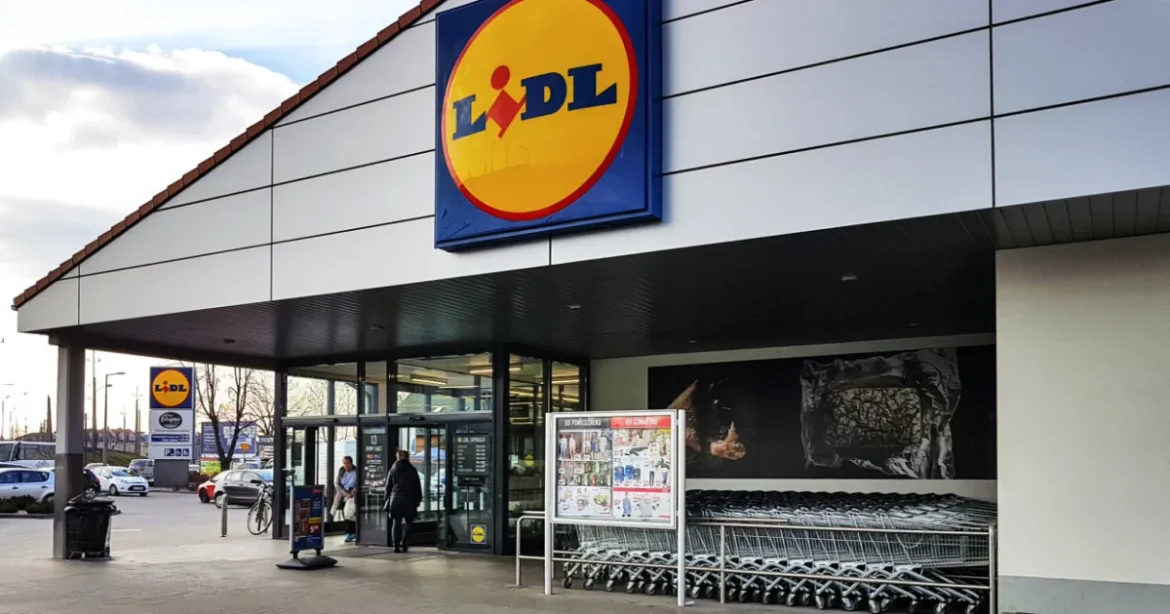 Megszűnhet a plázastop: boltok százai nyílhatnak