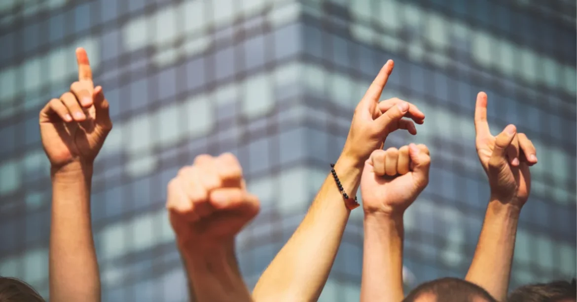 Sztrájk a magyar autóipari óriásnál: határozatlan időre felfüggesztik a munkát