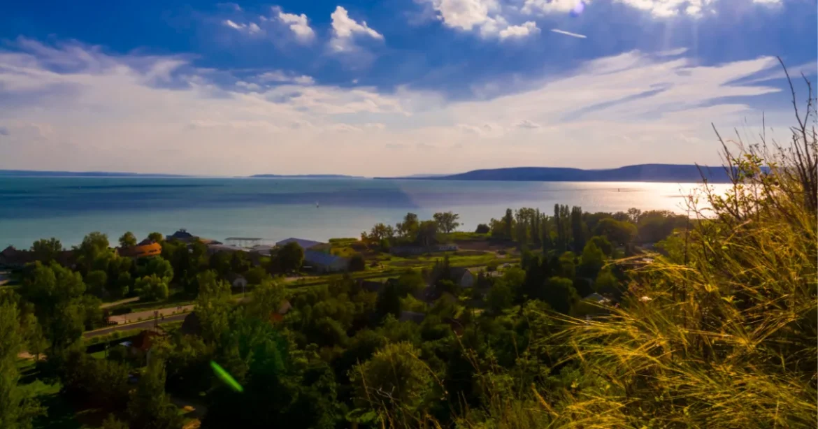 Balatoni panoráma, rejtett tó és élővilág: ingyenes hétvégi program