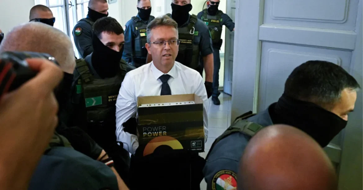 Bilincsben vitték bíróságra Hankó Balázst, megszületett a döntés