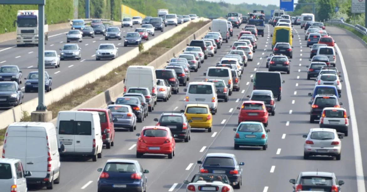 Hétfőtől hetekig tartó lezárások és dugók jönnek a magyar autópályákon
