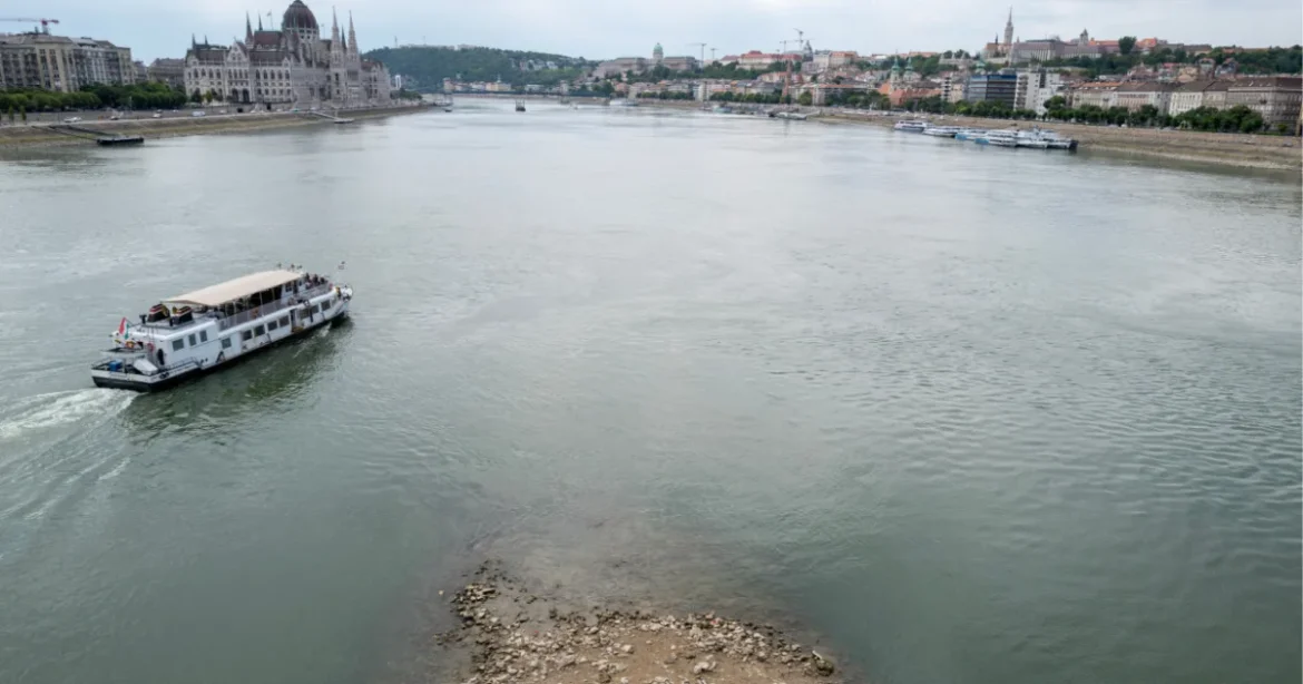 Rekordot dönthet a Duna alacsony vízállása Budapestnél