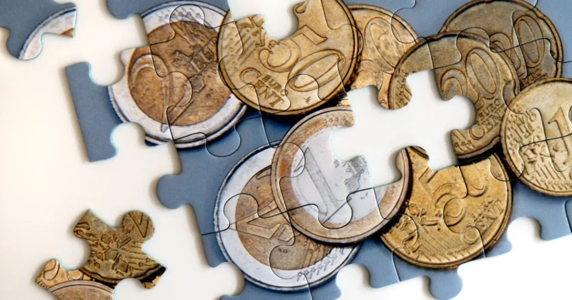 Rövid forint-erősödés után újra gyengülés: veszélyes szinten az euró