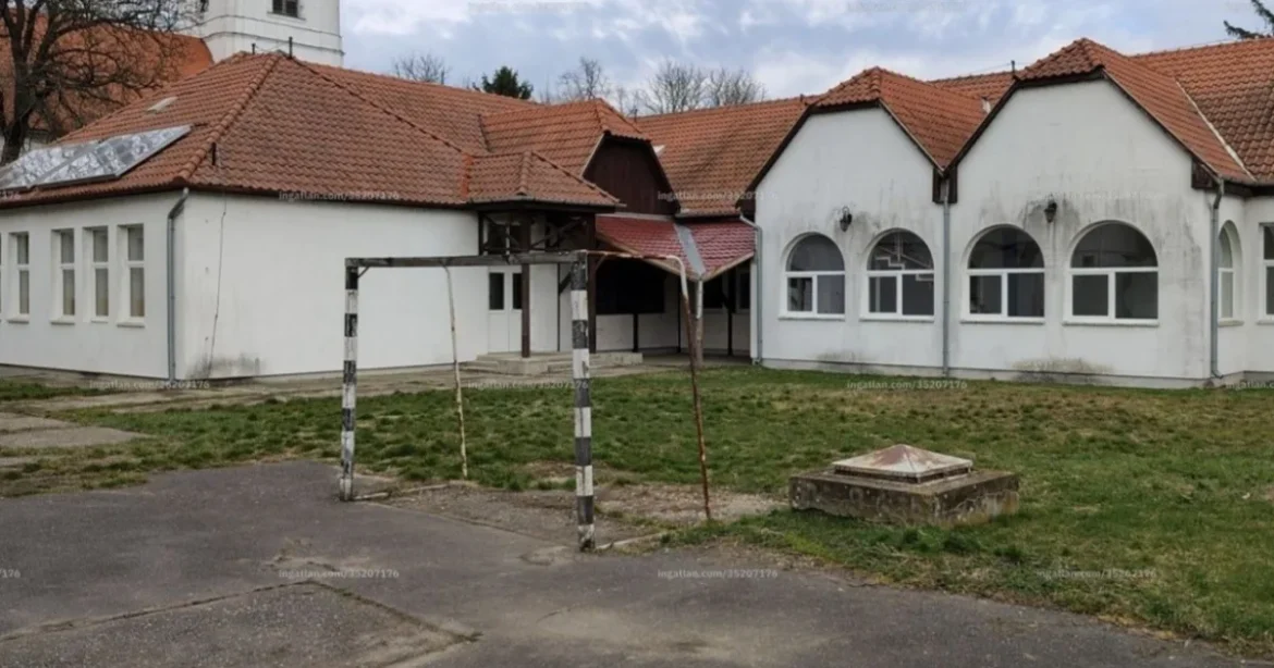 Vidéken kastélyt és iskolát is vehetsz egy budapesti panel áráért